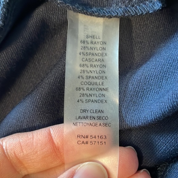 Vince Camuto Fitted Cold Shoulder Dress Size 6 - Picture 6 of 7